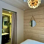 Arctic Luxury Log House With The River View * Rovaniemi