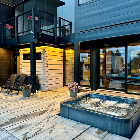Arctic Luxury Log House With The River View Villa *