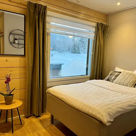 Arctic Luxury Log House With The River View *