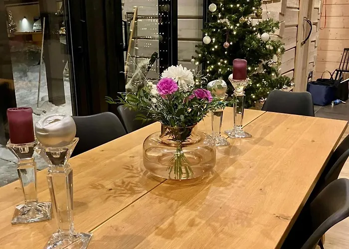 Arctic Luxury Log House With The River View Huvilat *