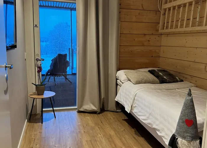 Arctic Luxury Log House With The River View Huvilat