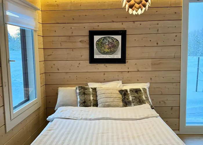 Arctic Luxury Log House With The River View Huvilat Rovaniemi