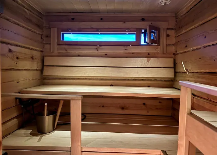 Arctic Luxury Log House With The River View Rovaniemi